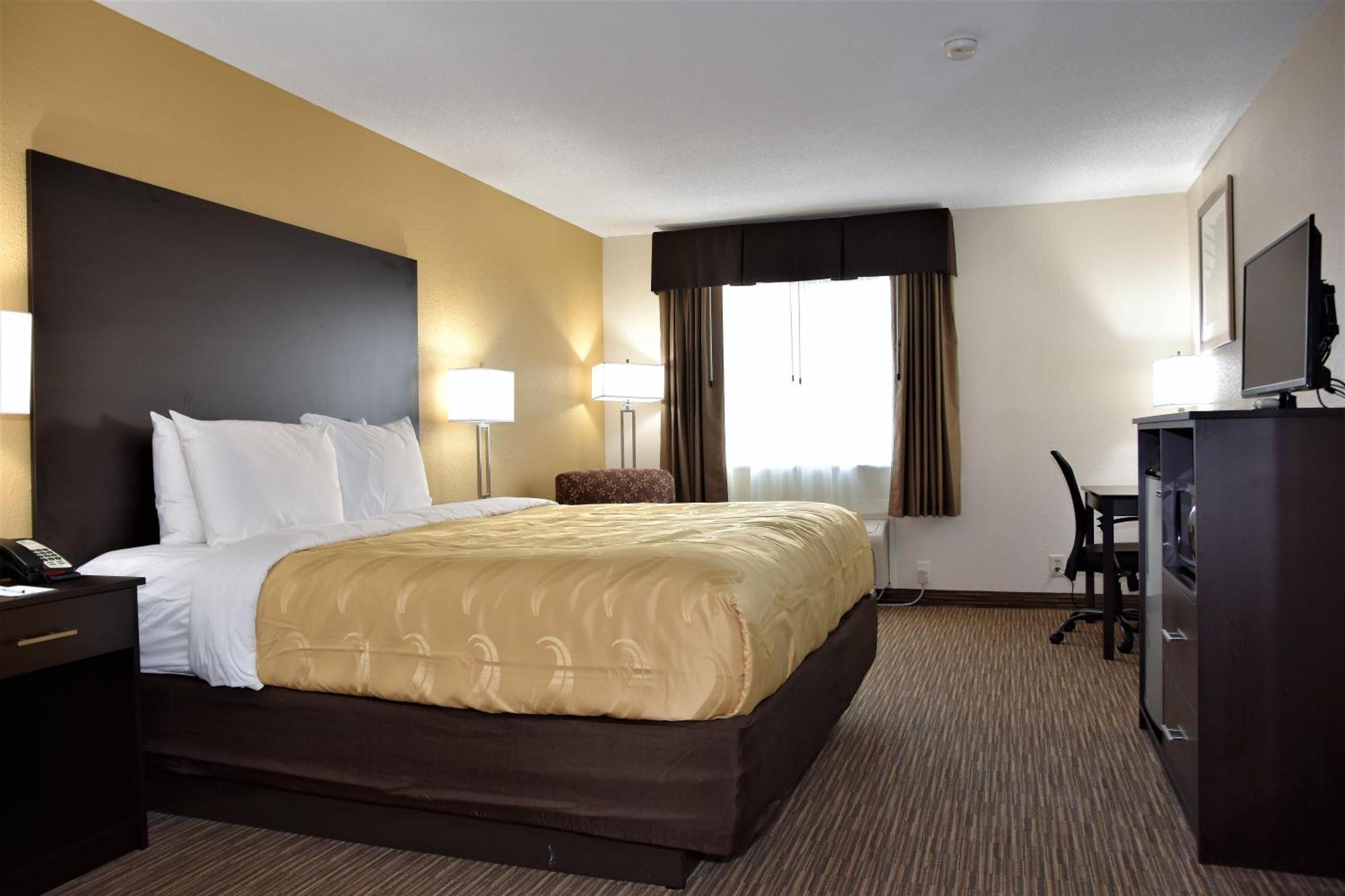 Quality Inn & Suites Metropolis I-24 Екстериор снимка